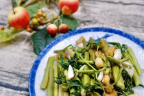 Loại rau chịu tiếng "làm đau xương khớp" hóa ra rất giàu protein