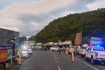 CSGT dẫn đường đưa hàng chục nghìn người dân từ vùng dịch về quê