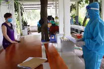 Bắt tạm giam một phụ nữ làm lây lan dịch Covid-19