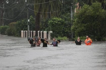 Cảnh thành phố Sydney “chìm trong biển nước” vì lũ lụt lịch sử