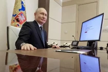 Ông Putin bỏ phiếu trực tuyến trong bầu cử Tổng thống Nga