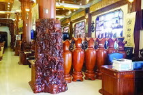 Tỷ phú Đồng Kỵ: Phá sản hàng loạt, bán siêu xe trốn nợ