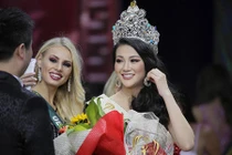 Ngọc Trinh tiết lộ Hoa hậu Phương Khánh tắm trắng từ năm 17 tuổi