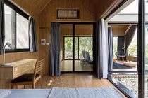 Ngắm nhìn ngôi nhà trong rừng đẹp không thua kém homestay