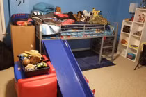 Lạ lùng trộm đột nhập, lau dọn các phòng rồi bỏ đi