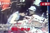 Sự cố hy hữu trong nhà hàng suýt thiêu rụi mái tóc khách