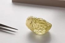 Tìm thấy viên kim cương khổng lồ, to nhất từng thấy ở Bắc Mỹ