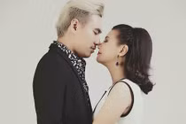 Cát Phượng gây chú ý khi làm điều này với Kiều Minh Tuấn