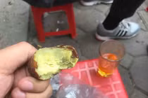 Chồng nhịn ăn, nhịn mặc, bòn rút của vợ đi nuôi người yêu cũ