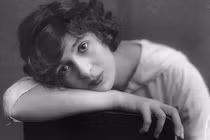 Mỹ nhân xưa giản dị nhưng vẫn tỏa sáng rực rỡ