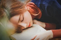 Thưởng con dâu 2 tỷ vì có bầu, nhưng chết lặng khi vô tình nghe cuộc điện thoại