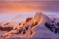 Tìm thấy vật liệu ngoài hành tinh ở Nam Cực của Trái Đất