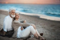 “Ông lão 80 nhà tôi tự dưng đỏm dáng, hẹn hò”