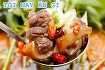 Tối nay ăn gì: Lẩu đuôi bò thơm ngon cho ngày gió mùa về