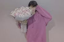 Hạ Vi gây choáng với vẻ ngoài xuống sắc sau khi công khai bạn trai mới