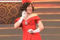 Trấn Thành 2 năm làm chồng Hari Won vẫn giả gái như thật