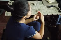 Nặng lòng phút chia sẻ của người phụ nữ tố hàng xóm ép làm nô lệ tình dục