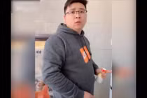 Video: Bi kịch khi bà vợ muốn xem thú tại nhà