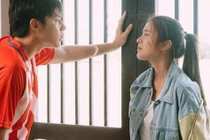 Đêm khuya nghe bố thủ thỉ hỏi mẹ 1 câu mà tôi lặng người