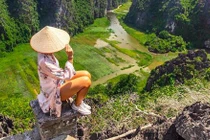 "Thánh địa check-in" đẹp nhất Ninh Bình hút hồn với mùa sen, mùa lúa