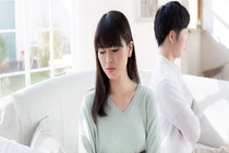 Mẹ anh là “kẻ thù” của mẹ em!