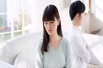 Mẹ anh là “kẻ thù” của mẹ em!