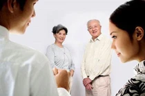 30 vẫn cô đơn vì đưa chàng trai nào về bố cũng chê, cấm cản