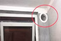 Tác dụng của một lỗ nhỏ trong phòng tắm khiến nhiều người bất ngờ