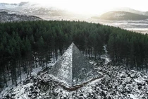 Video: Khám phá kim tự tháp khổng lồ - đài tưởng niệm chồng nữ hoàng Victoria