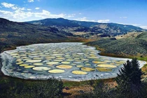 Những vòng tròn kỳ lạ trên hồ nước được tin có tác dụng chữa bệnh