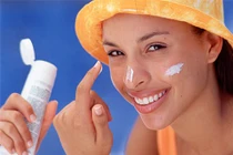 Kem chống nắng hóa học có thể gây dị tật bẩm sinh ở trẻ em 