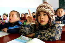 Video: Ngôi trường đặc biệt của những đứa trẻ sống trên 'nóc nhà thế giới'