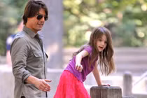 Vì sao Tom Cruise kiên quyết từ chối gặp mặt con