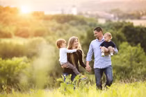 Xúc động khi mẹ chồng đưa tiền, giục con dâu về nhà ngoại ăn Tết