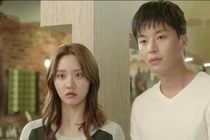 Vợ mới cưới hành động lạ khi ăn cơm khiến tôi sững sờ