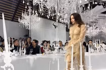 Phản ứng bất ngờ của Kim Lý trước màn trình diễn của Hà Hồ