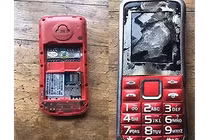 Cậu bé nhận cái kết kinh hoàng khi điện thoại nổ tung