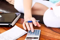 Ba thay đổi chi tiêu giúp bà mẹ nghỉ việc không lương vẫn có tiền