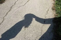 3 thanh niên Ấn Độ đưa bé gái 14 tuổi về nhà hãm hiếp