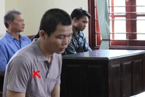 Mang dao đi trả thù vì bị đánh khi nói chuyện với tình cũ