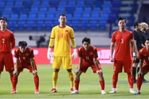 Tấn Trường nhận quà khủng từ vợ sau bão chỉ trích