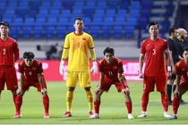 Tấn Trường nhận quà khủng từ vợ sau bão chỉ trích