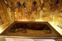 Bên trong lăng mộ vua Tut: Sự thật khiến giới khoa học sững sờ