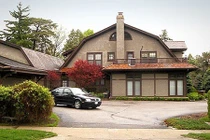 Chiêm ngưỡng tư dinh của tỷ phú giàu thứ ba thế giới