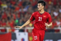 Đình Trọng khoe cơ bắp, Tiến Dũng hỏi 'eo dạo này nhỏ thế'