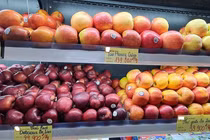 Hoa quả nhập khẩu ngập chợ giá siêu rẻ