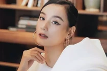 Lê Thúy phản ứng gay gắt khi bị mỉa mai "gái độc không con"