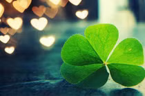 Muốn biết đức vơi đầy nhìn chữ Nhẫn, muốn biết phúc mỏng dày nhìn...