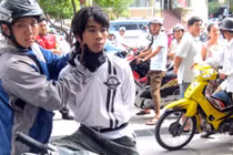 Video: Hiệp sĩ đường phố và những pha truy đuổi cướp kinh điển