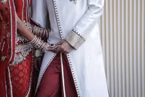 Cô dâu gọi cảnh sát bắt chú rể ngay trong đám cưới vì say rượu